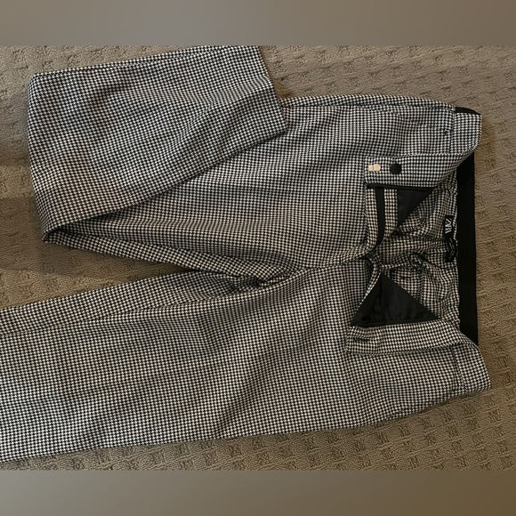 Jogger - Picture 9 of 10